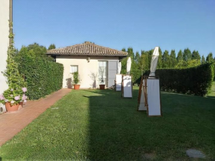 罗艾丽农场法院农庄(Agriturismo Fattoria Corte Roeli)