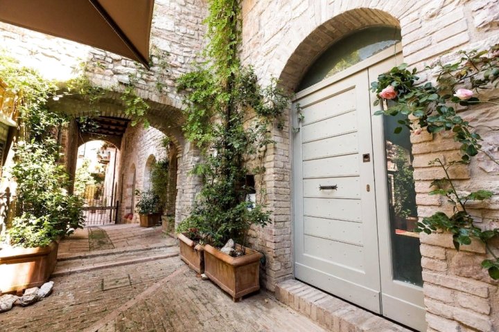 科尔特亚西西住宅酒店(Residenza la Corte Assisi)