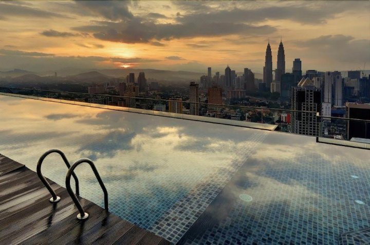 KL 天际线青年旅舍及屋顶无边界游泳池(KL Skyline Hostel & Rooftop Infinity Sky Pool)