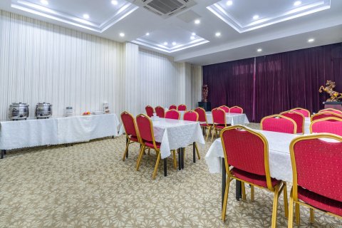 美宜家连锁酒店(新野纺织路店)