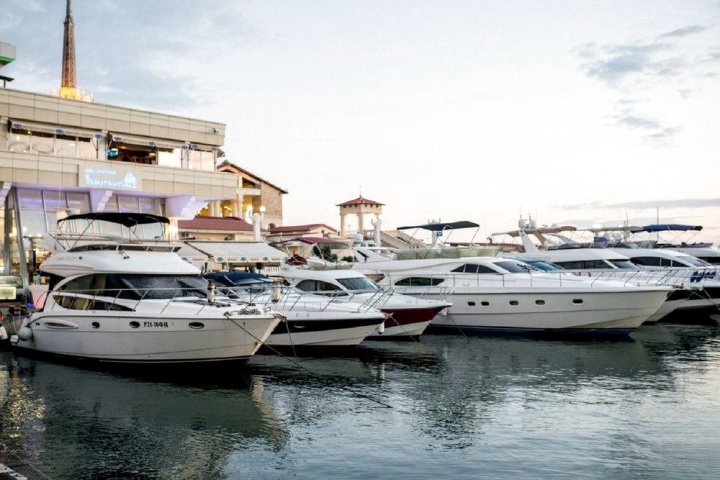 游艇天堂码头酒店(Marina Yacht Hotel)