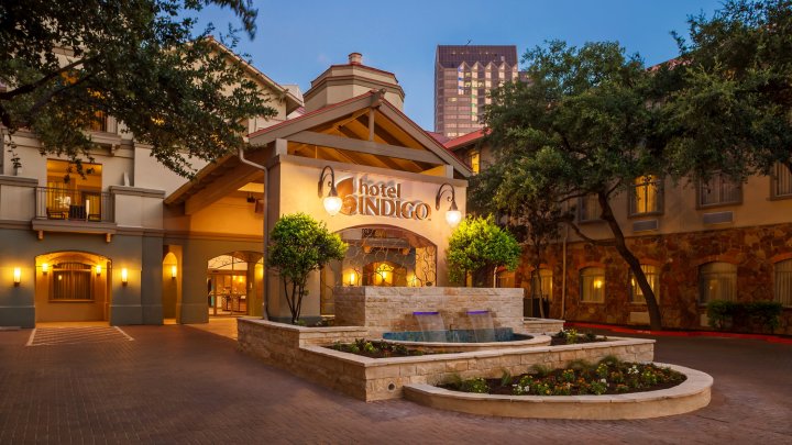 圣安东尼奥河滨靛蓝酒店(Hotel Indigo San Antonio Riverwalk, an IHG Hotel)