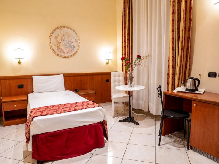 凯撒套房酒店(Hotel Suite Caesar)