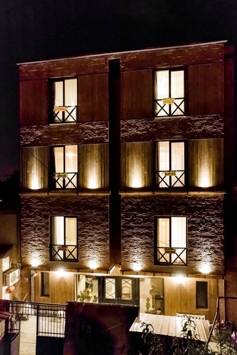 Old Side Boutique Hotel