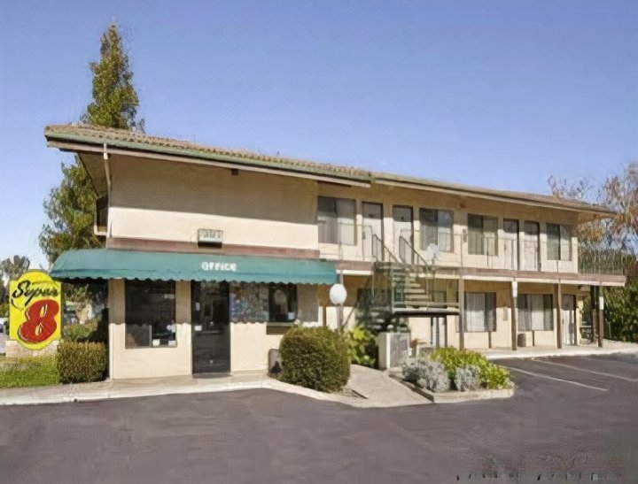 阿塔斯卡德罗旅馆(Atascadero Inn)