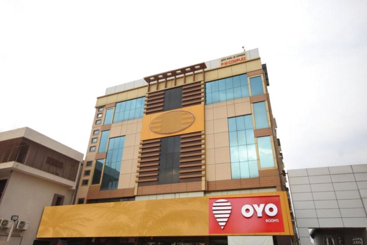 班加罗尔机场 OYO 酒店(OYO 2605 Adyar Ananda Bhavan Hotel)
