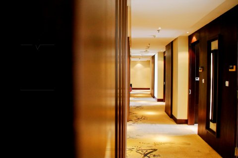 灯塔恒隆假日酒店