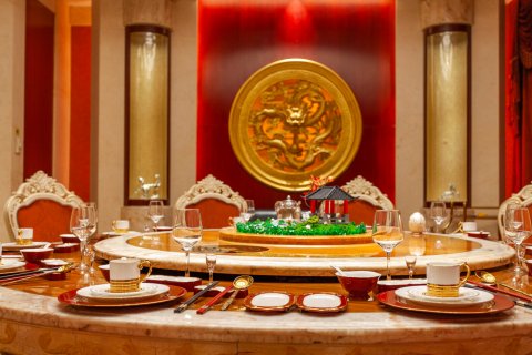 平湖白金汉爵大酒店