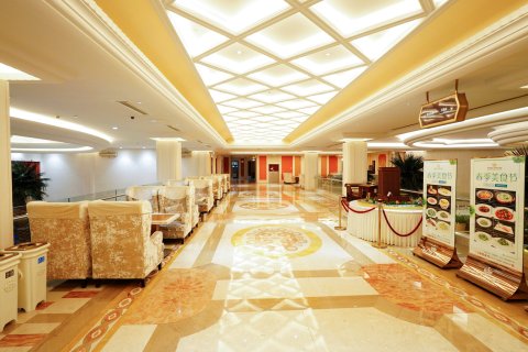 平湖白金汉爵大酒店