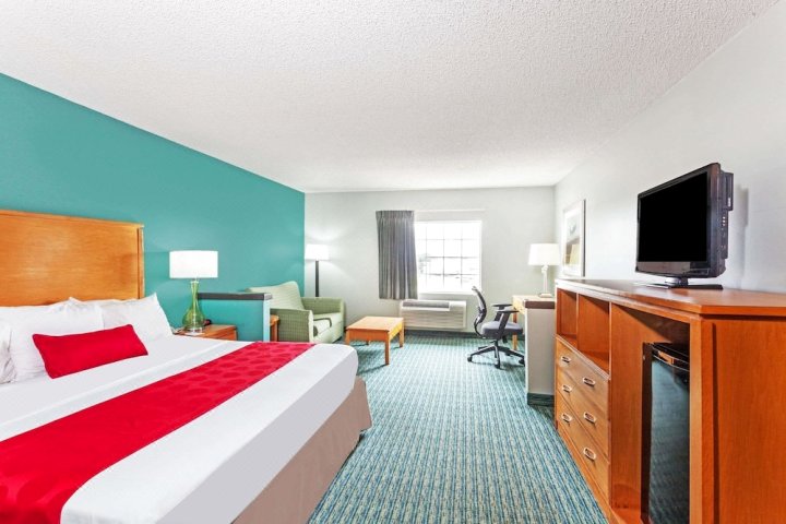 路易斯威尔博览中心华美达酒店(Comfort Inn & Suites Louisville Airport Fair & Expo)