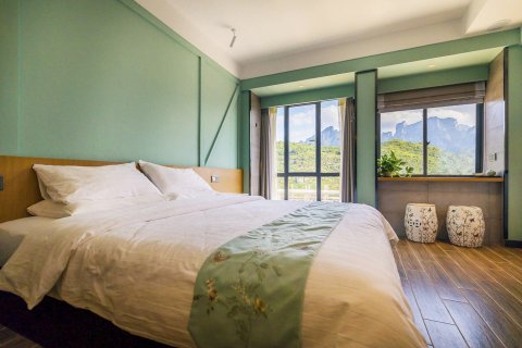 Q加·满庭芳客栈(张家界火车站天门山店)