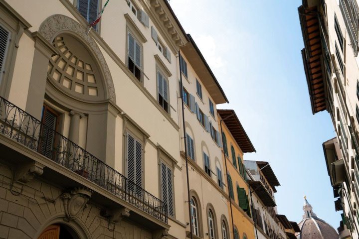 佛罗伦萨初次住宅酒店(First of Florence Residence)