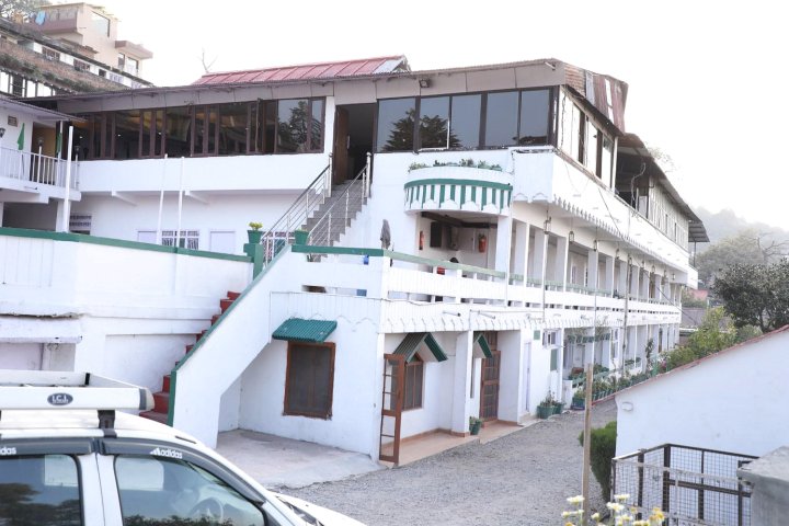 Moon Hotel and Restaurant,Ranikhet