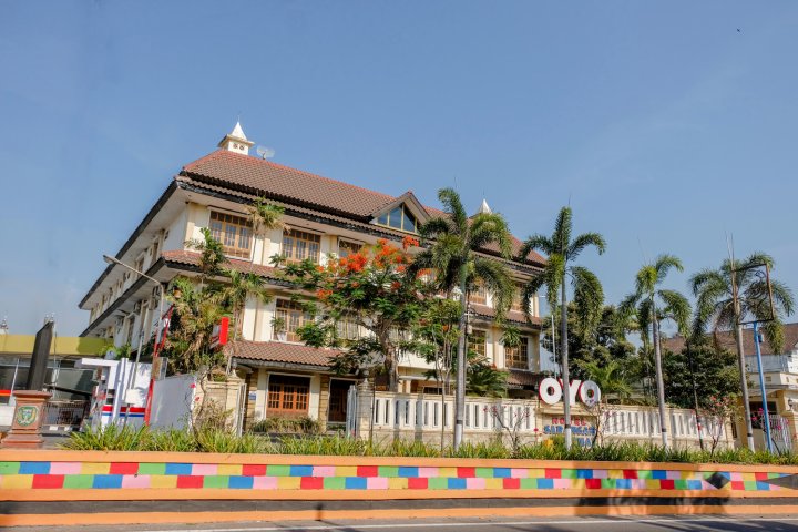超级 1803 萨兰根珀迈酒店(Super OYO 1803 Hotel Sarangan Permai)