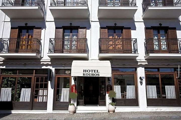 克鲁罗斯酒店(Kouros Hotel)