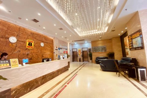 速8酒店(邻水邻州广场店)