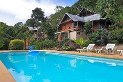 皮皮岛比特洛姆度假酒店(Phitharom PP Resort)