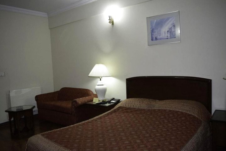 拉合尔卡尔顿塔酒店(Carlton Tower Hotel Lahore)