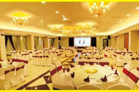 达州华洲大酒店(城市中心广场达一中店)