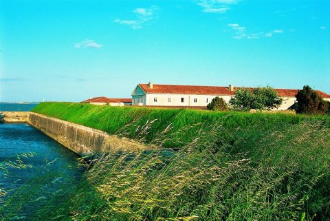 皮埃尔&假期乐堡德拉拉德酒店(Résidence Pierre & Vacances le Fort de la Rade)