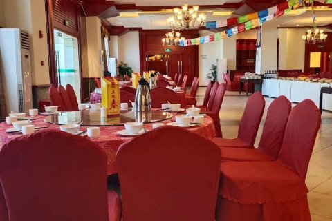 若尔盖黄河第一湾大酒店