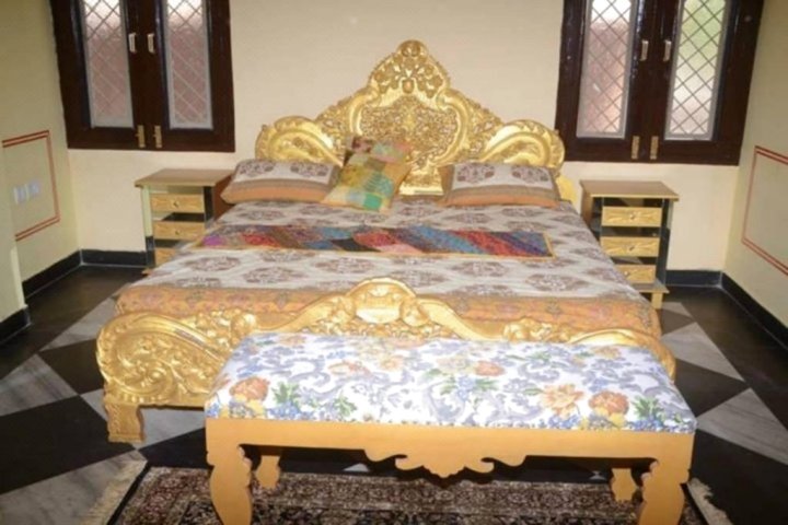 Court Shekha- (B&B Accommodation)