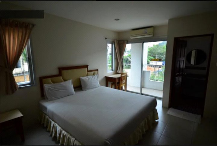 OYO 605 普吉岛湖景酒店(OYO 605 Lake View Phuket Place)