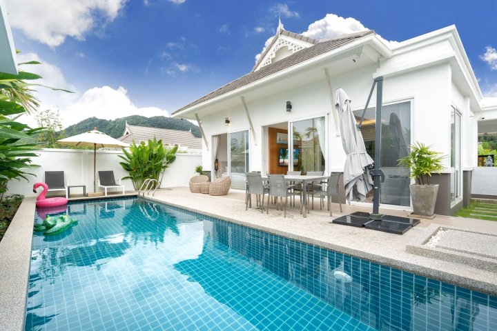 卡马拉园景别墅(Deluxe Pool Villa at Kamala Garden View)