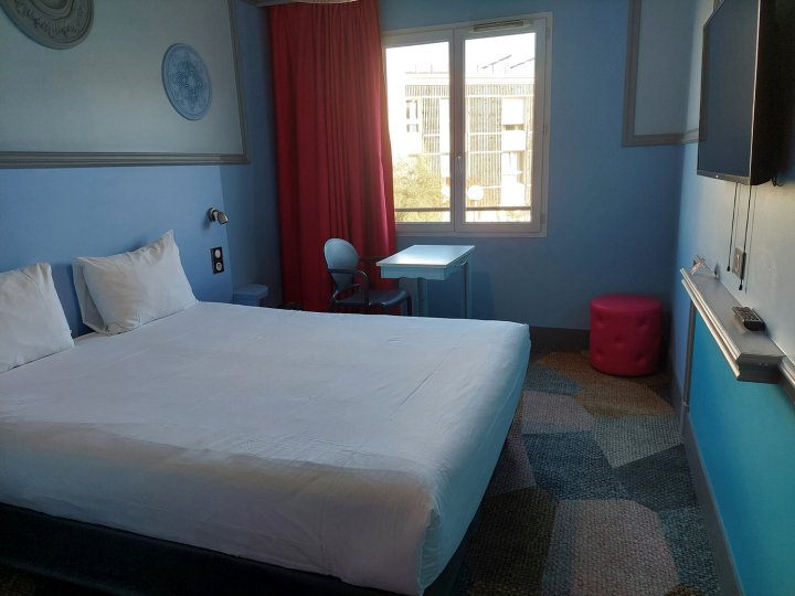 B&B圣莫尔克雷泰伊酒店(B&B HOTEL Saint-Maur Créteil)