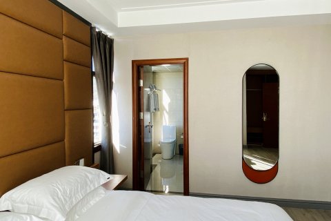 威宁阅舍轻居酒店