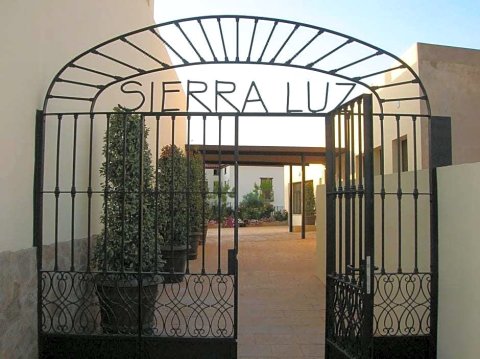 火焰山酒店(Hotel Sierra Luz)