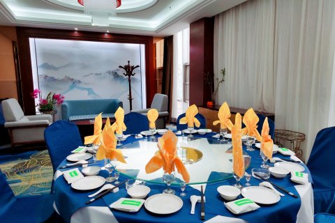 宏瑞酒店(庆阳高铁站市政府店)