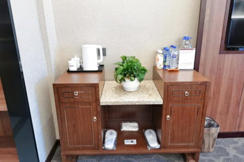 松原君瑞花园酒店