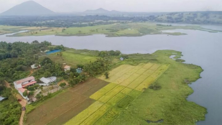 尼蓝巴拉湖景酒店(Nilambara Lake View)