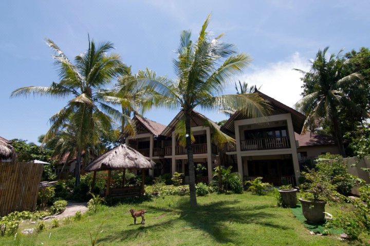 露瓦拉潜水平房酒店(Lutwala Bungalows and Private Villa)