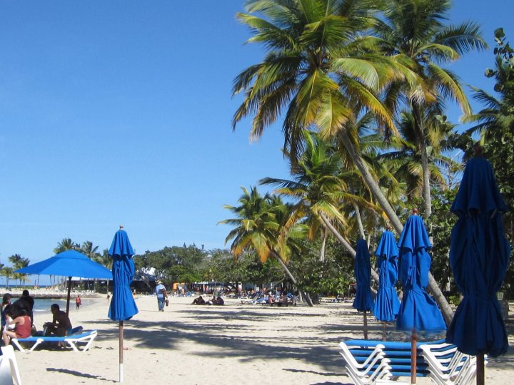 圣马里诺海滩多拉达公寓酒店(Apartments at San Marino Playa Dorada)