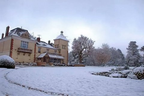 软奶酪城堡酒店(Château des Bondons EI)