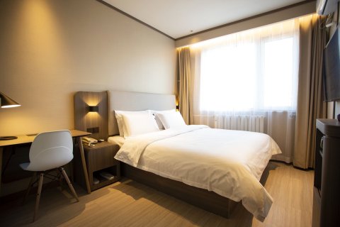 汉庭酒店(太原五一路山大二院店)