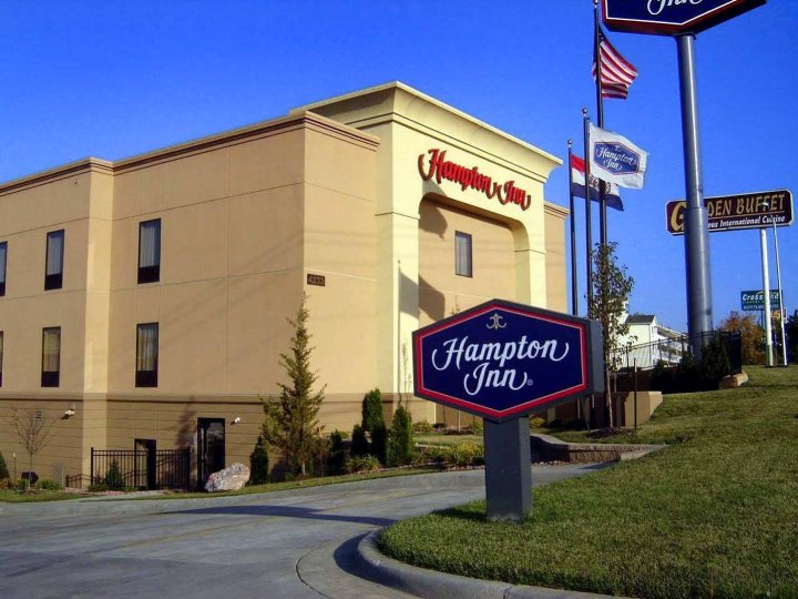 堪萨斯城希尔顿欢朋酒店（靠近欢乐世界）(Hampton Inn Kansas City Northeast)