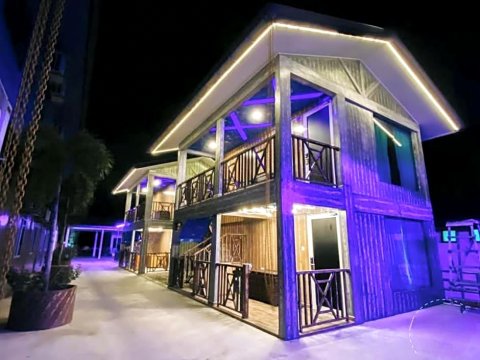 漂浮红树林木屋酒店(Mangrove Floating Chalet)