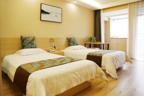 成都府河家园酒店 (武侯祠地铁站店)