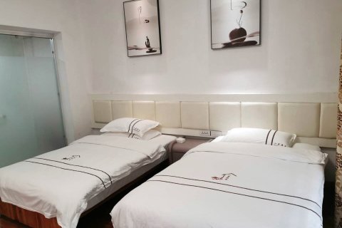 凤凰一米阳光江景客栈