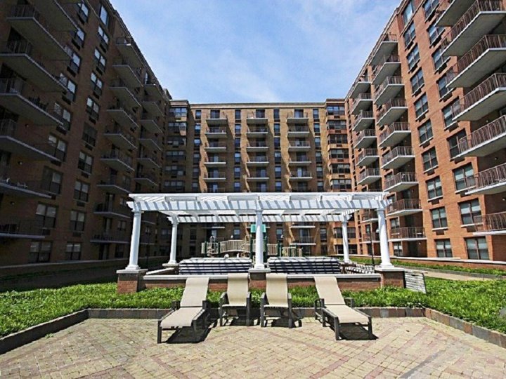 Global Luxury Suites at Hoboken Waterfront