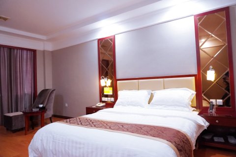 横峰岑山大酒店