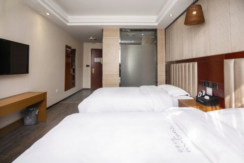 清沐酒店(南京林业大学岗子村地铁站店)