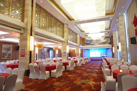 横峰岑山大酒店