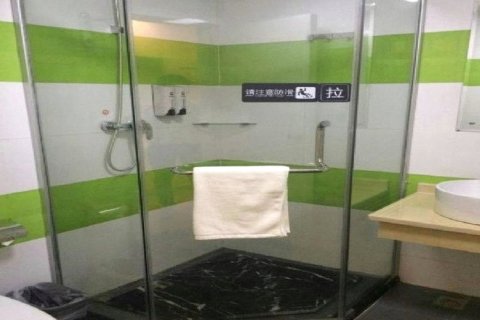 三亚迎宾70号美宿(海月广场店)