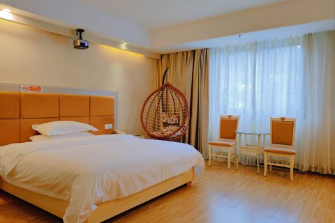 定南天虹假日酒店