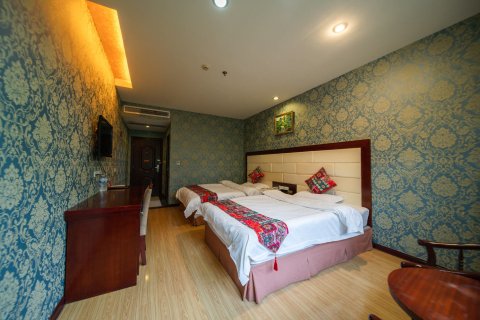 凯里翼华大酒店(小十字店)