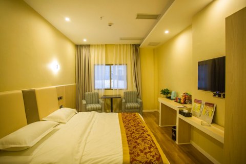 荣县荣州凯文酒店